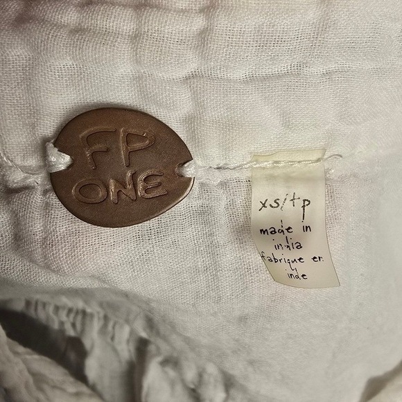 Free People Women's Waverley Tunic Blouse Size XS White Gauze Button Front Boho - Picture 7 of 11